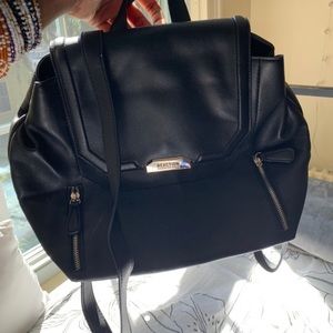 KENNETH COLE Leather bag!